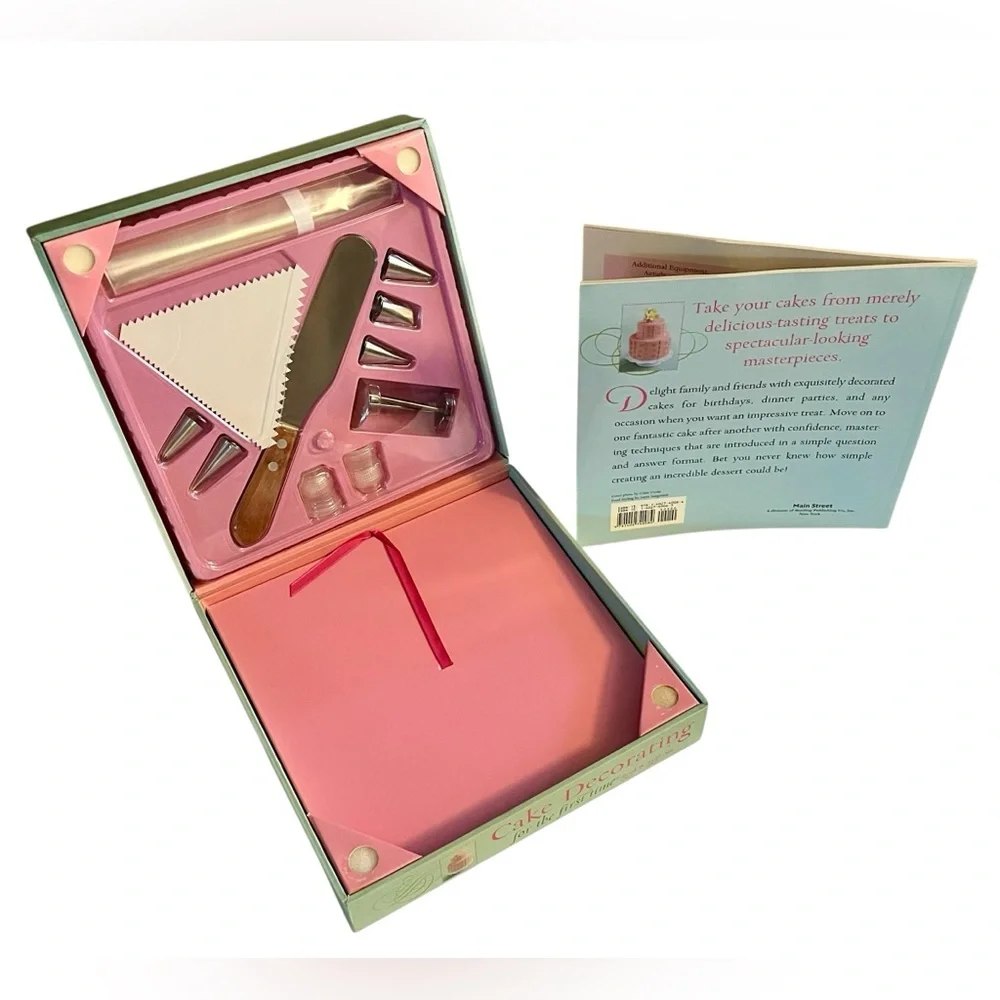 Vintage Cake Decorating for the First Time Book & Gift Set - Pink and Green